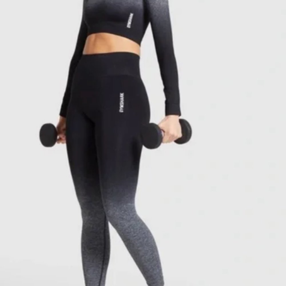 Gymshark ADAPT OMBRE SEAMLESS LEGGINGS + TOP SET - S - Black and Gray | LIKE NEW